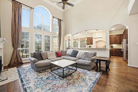 House, 4 Bedrooms | Living area | Smart TV, streaming services