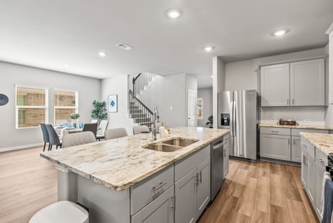 Luxury House, Garden View | Private kitchen | Coffee/tea maker, full-size fridge, microwave, oven