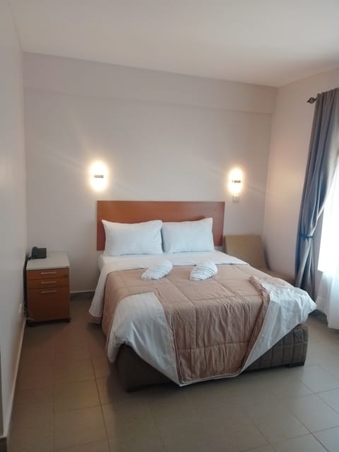 Double Room, City View | Desk, laptop workspace, soundproofing, free WiFi