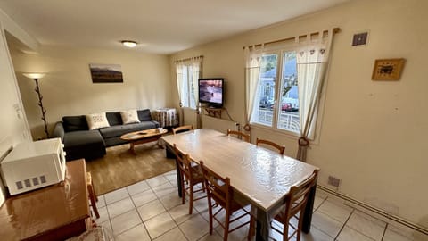 Apartment | Dining