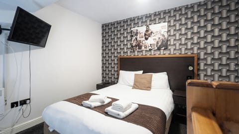 Standard Double Room, 1 Double Bed, Non Smoking, Ensuite | Desk, soundproofing, free WiFi, bed sheets