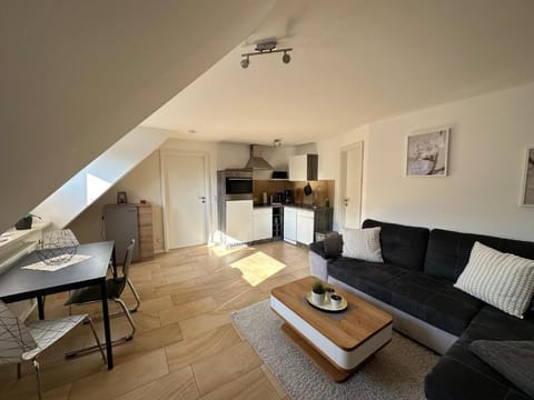 Apartment, Garden View | Living area
