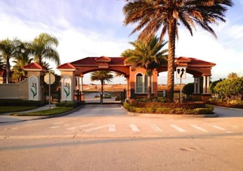 House, 4 Bedrooms | Property grounds