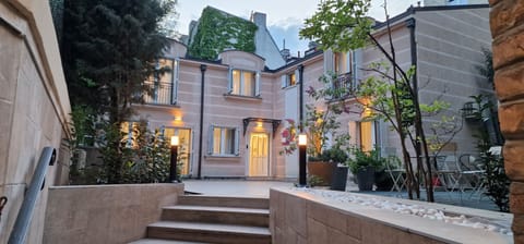 Deluxe Apartment, Patio, Courtyard View | Terrace/patio