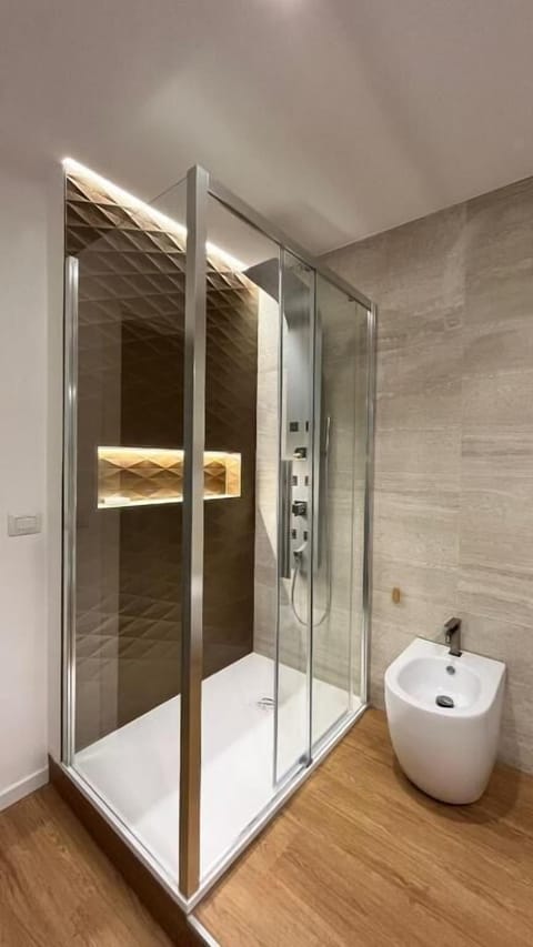 Comfort Double Room, City View | Bathroom