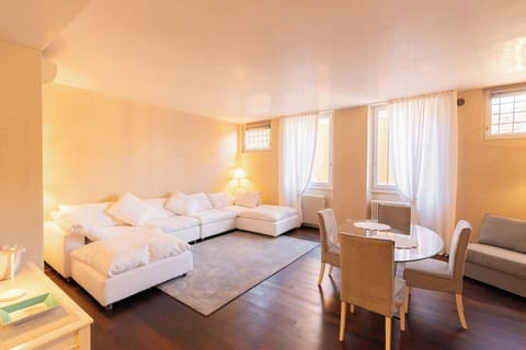 Apartment, 2 Bedrooms | Living area