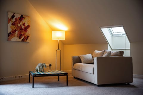 Deluxe Double Room, Valley View | Living area