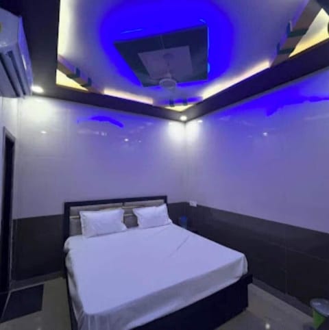 Double Room | Iron/ironing board, free WiFi