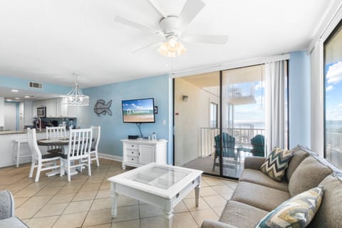 Family Condo, 2 Bedrooms, Balcony, Pool View | Living room