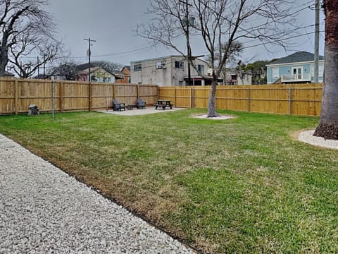 House (3 Bedrooms) | Property amenity