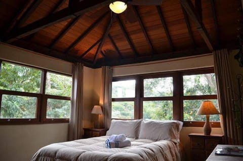 Minibar, blackout drapes, free WiFi, bed sheets