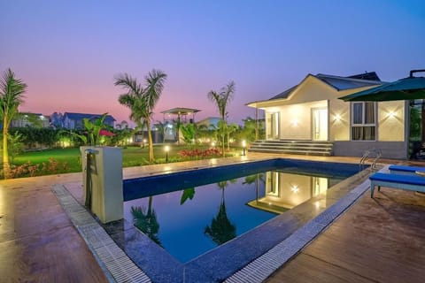 Deluxe Villa, City View | Pool | Outdoor pool