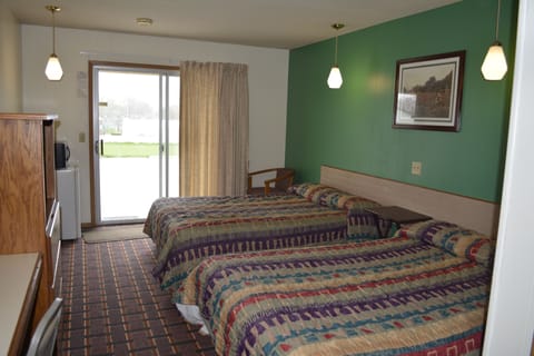 Standard Room, Non Smoking (2 Full Beds) | Individually furnished, desk, laptop workspace, blackout drapes