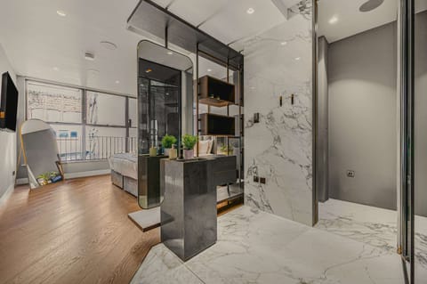 House, Multiple Beds, Kitchen (Royalty Mews, 9) | 2 bedrooms, individually decorated, individually furnished, bed sheets