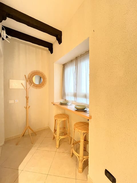 Deluxe Studio, City View | Interior