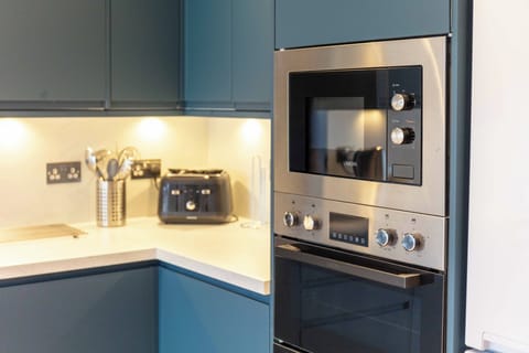 Standard House, Balcony | Private kitchen | Full-size fridge, microwave, oven, stovetop