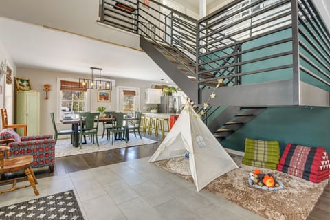 House (4 Bedrooms) | Interior
