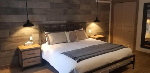 Travel crib, rollaway beds (free), WiFi (free), individually decorated