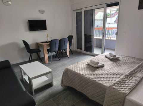 Apartment (Two Bedroom Apartment) | 3 bedrooms