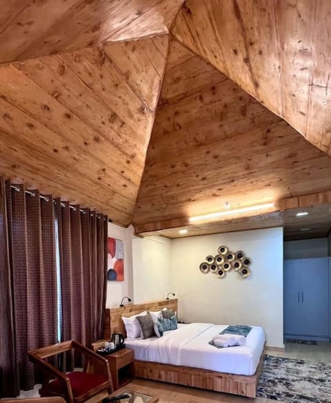 Cottage | Rollaway beds, free WiFi, bed sheets