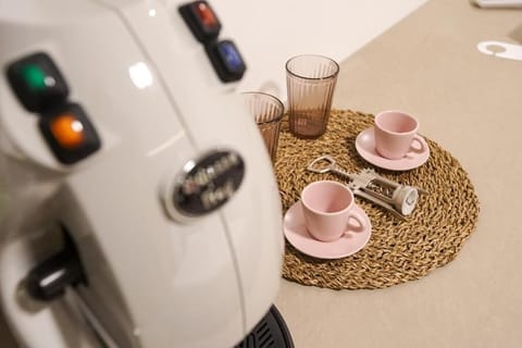 Basic Double Room, Non Smoking, Private Bathroom | Coffee and/or coffee maker