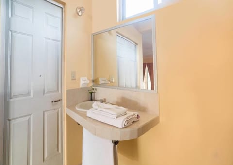 Standard Double Room | Bathroom | Shower, free toiletries, towels, soap
