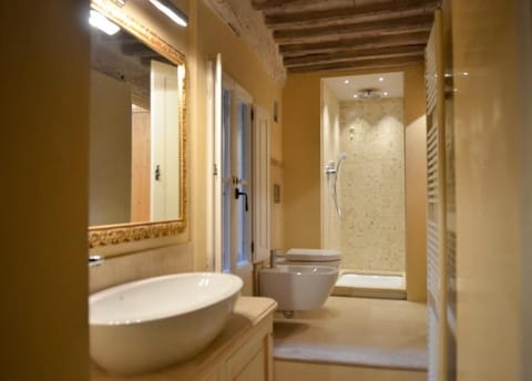 Royal Suite | Bathroom | Slippers