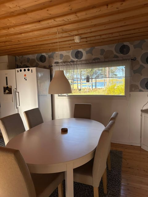 House, 2 Bedrooms, Fireplace, Garden View | Dining