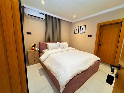 In-room safe, desk, laptop workspace, soundproofing