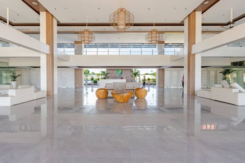 Condo, 1 Bedroom, Balcony, Pool View | Lobby