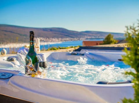 Villa (FourBedroom Villa With Sauna and jacu) | Outdoor spa tub