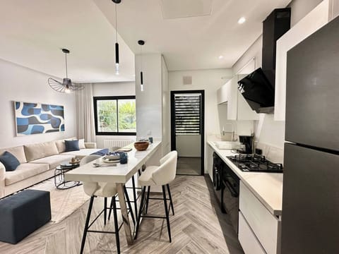 Apartment, 1 Bedroom | Dining room