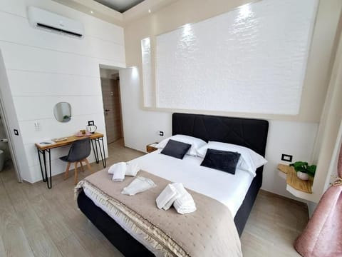 Double Room, 1 Queen Bed, Balcony, City View | Blackout drapes, soundproofing, iron/ironing board, free WiFi