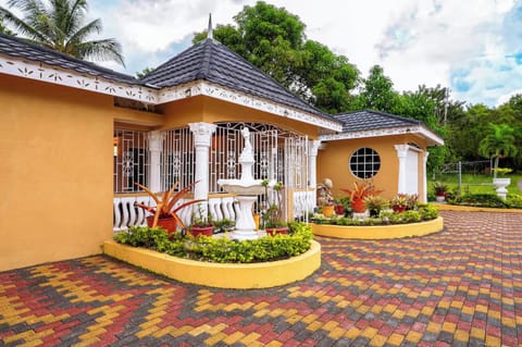 Villa | Property grounds