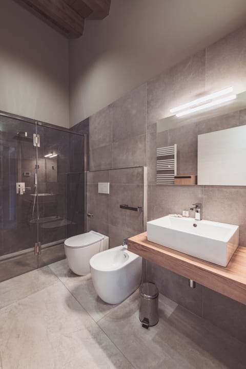 Lillà | Bathroom | Free toiletries, hair dryer, bidet, towels