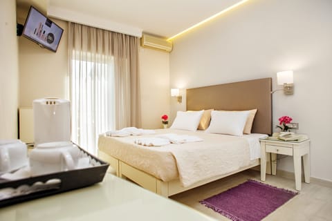 Pillowtop beds, minibar, in-room safe, laptop workspace