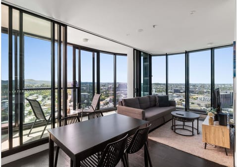 Apartment, 2 Bedrooms, Balcony, City View | Living area