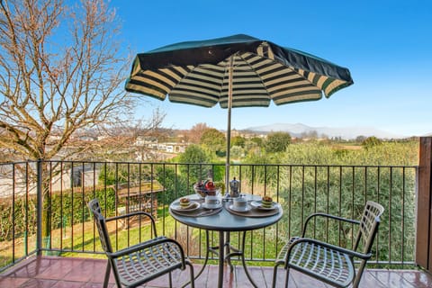 Family Apartment, Multiple Bedrooms, 2 Bathrooms (Cosy House Serena- park & shared pool) | Outdoor dining