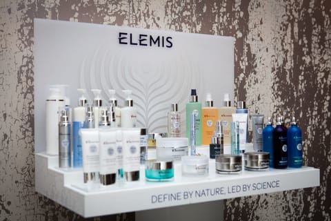 Couples treatment rooms, sauna, hot tub, steam room, body treatments