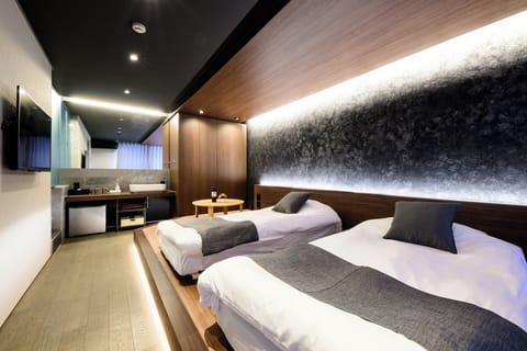 Blackout drapes, free WiFi, bed sheets