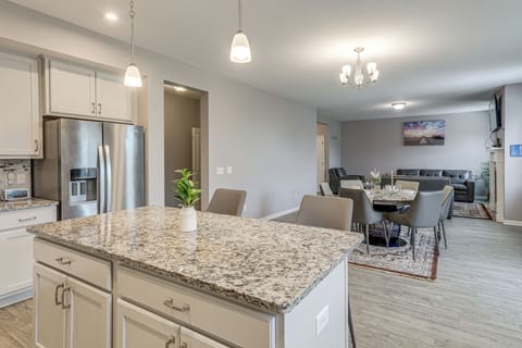 House (5 Bedrooms) | Interior