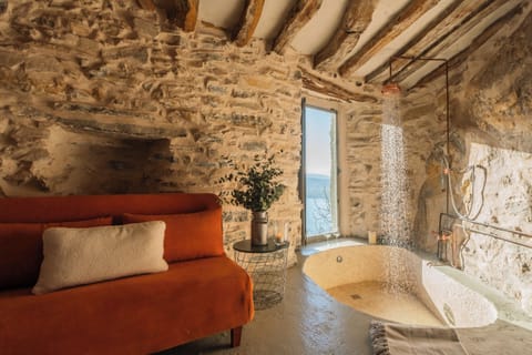 House (2 Bedrooms) | Bathroom | Shower, bidet