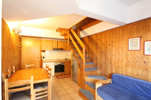 Apartment, 2 Bedrooms (6 people, 2 floors) | Living area | TV