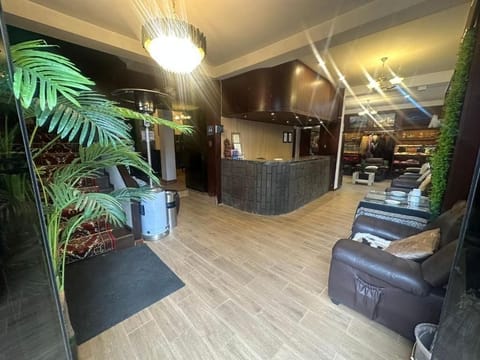 Family Double Room | Lobby