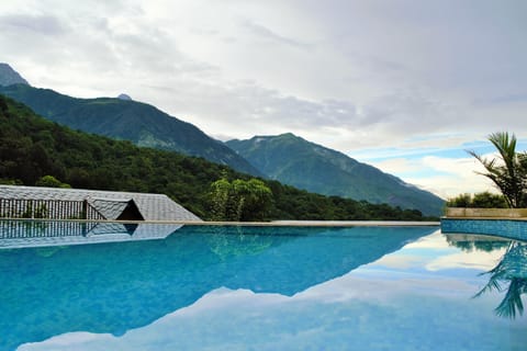 Infinity pool