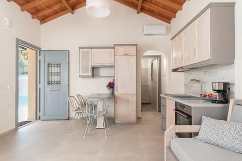 House, 1 Bedroom, Private Pool, Sea View | Private kitchen