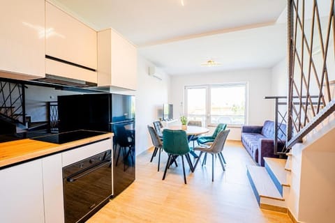 Apartment, 2 Bedrooms, Balcony | Private kitchen