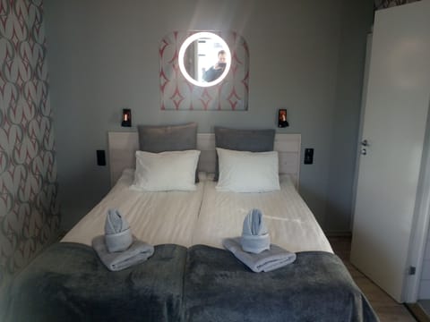 Comfort Double Room | Individually decorated, free WiFi, bed sheets