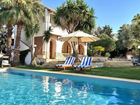 Exclusive Villa, 4 Bedrooms, Private Pool, Partial Sea View | Individually decorated, iron/ironing board, free WiFi, bed sheets