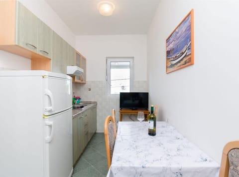 Apartment (Two bedroom Apartment A1) | Private kitchen